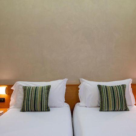 Hotel Embassy 페로 외부 사진