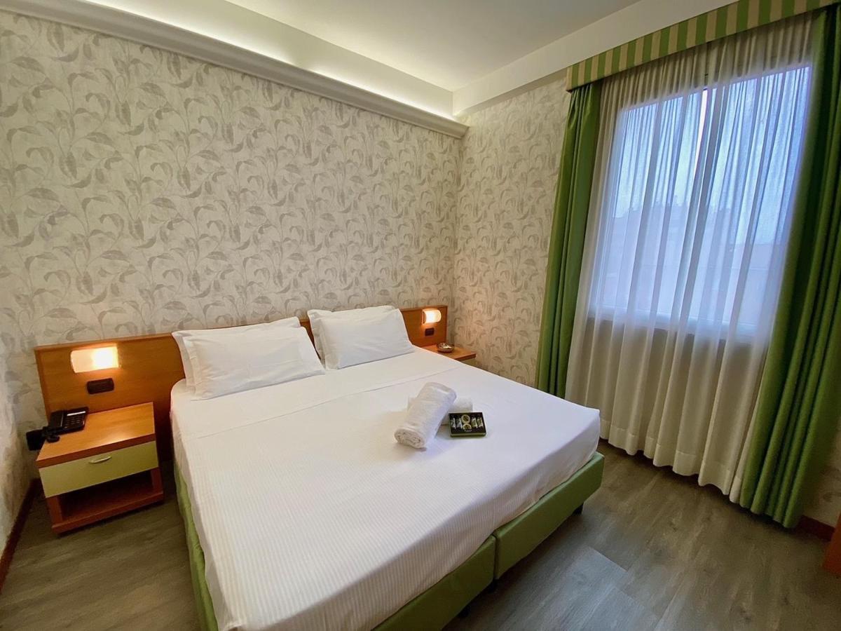 Hotel Embassy 페로 외부 사진