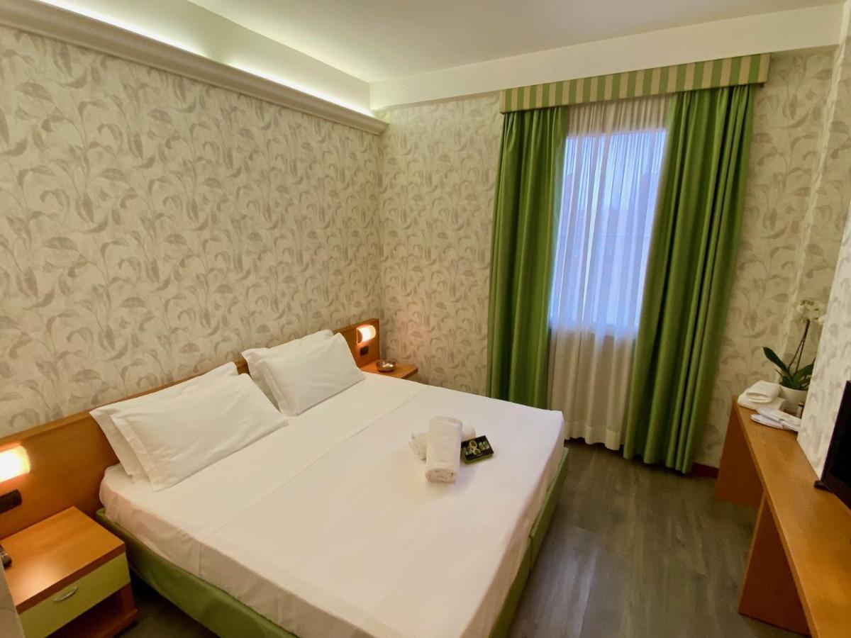 Hotel Embassy 페로 외부 사진
