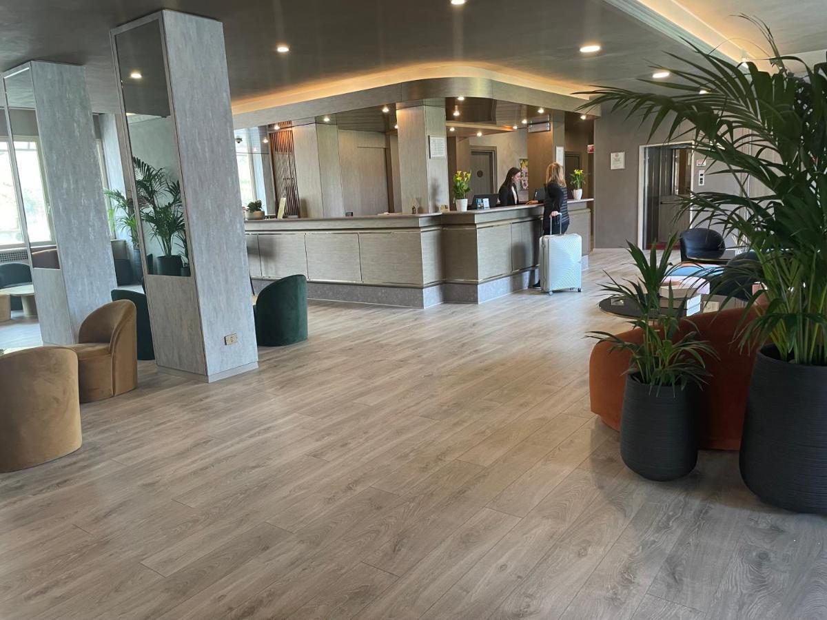 Hotel Embassy 페로 외부 사진