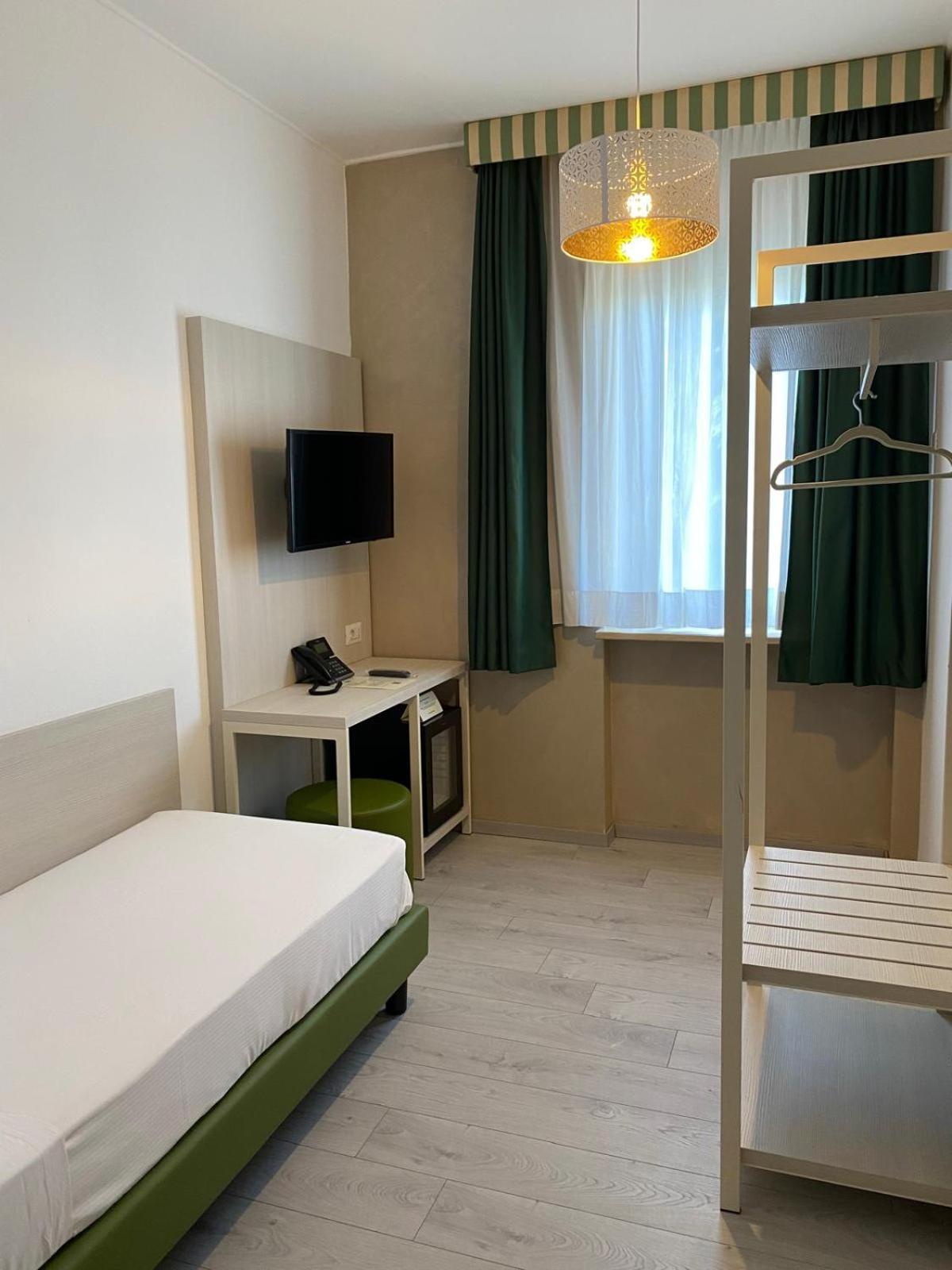 Hotel Embassy 페로 외부 사진
