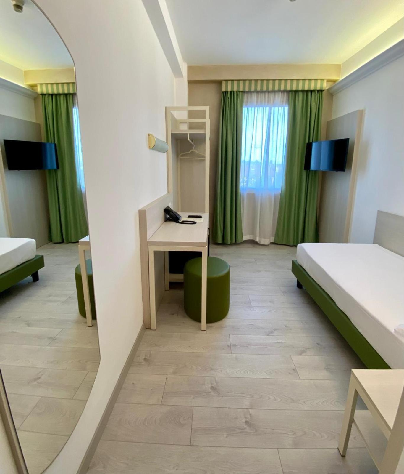 Hotel Embassy 페로 외부 사진