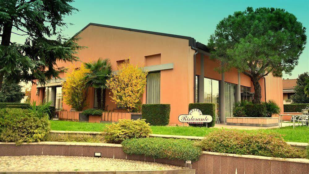 Hotel Embassy 페로 외부 사진