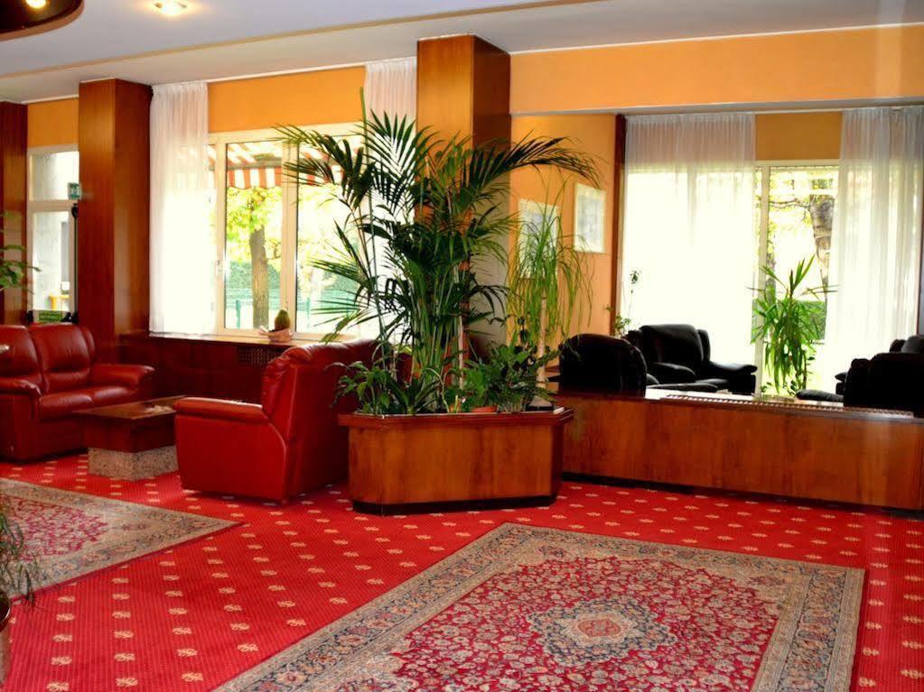 Hotel Embassy 페로 외부 사진